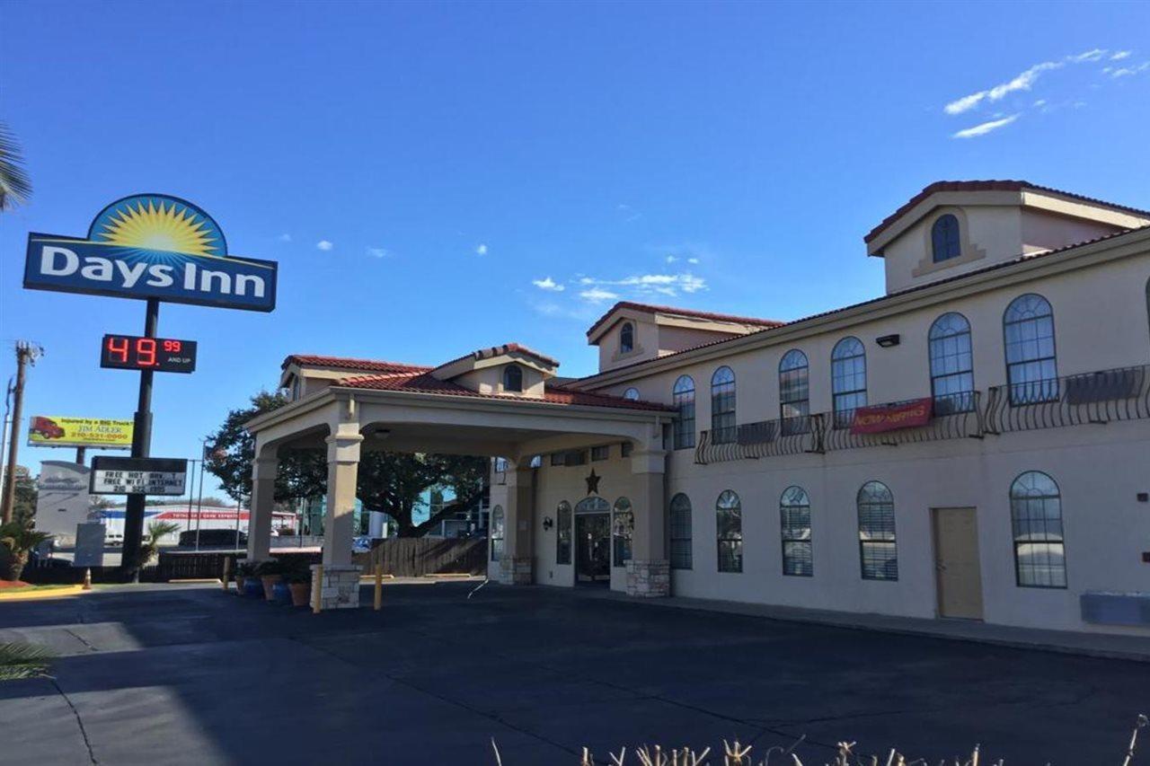 Days Inn By Wyndham Near Seaworld San Antonio Dış mekan fotoğraf