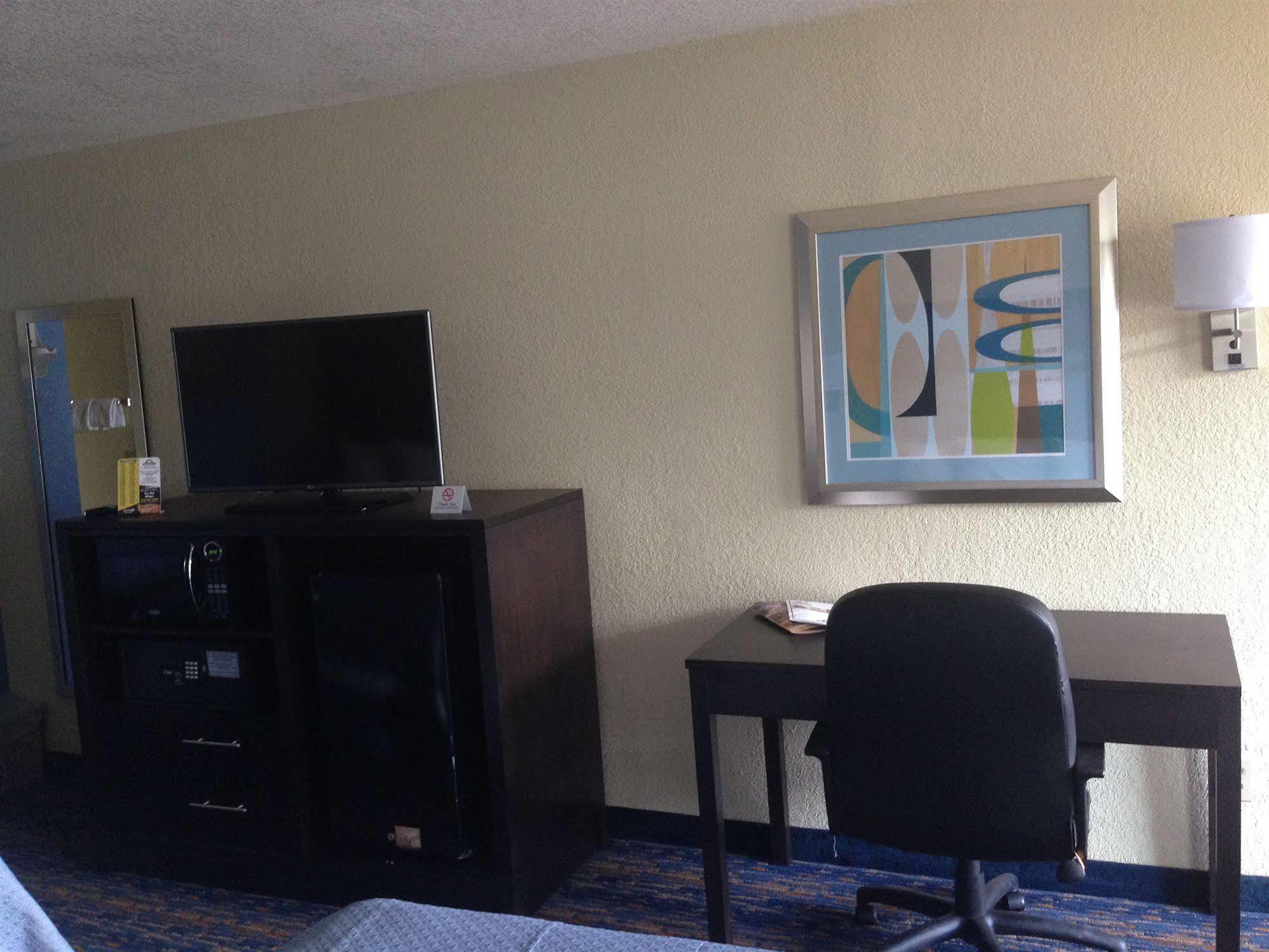 Days Inn By Wyndham Near Seaworld San Antonio Dış mekan fotoğraf